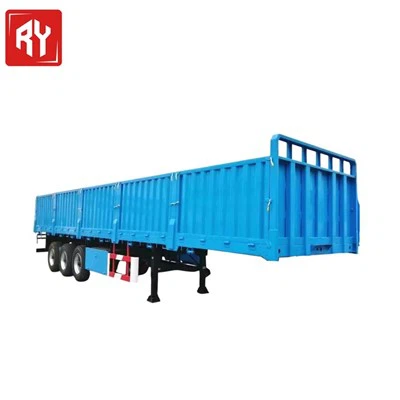 Remorcă cu perete lateral triplu